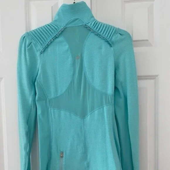 Lululemon Quarterzip Top - Sz 4 - Picture 4 of 10